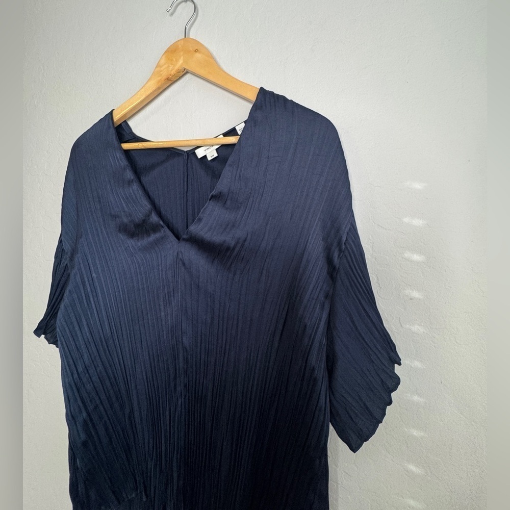 Vince Flutter Sleeve Crushed Satin Top Size M - Picture 11 of 11